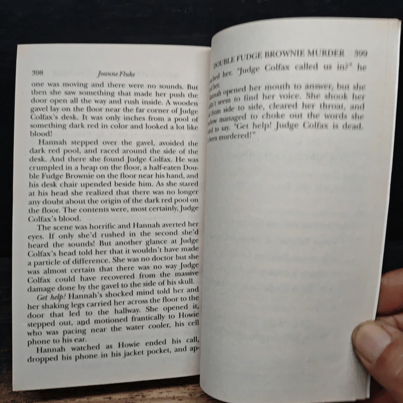 Plum Pudding Murder - Joanne Fluke รูปที่ 8