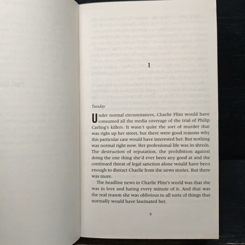 Trick of the Dark - Val McDermid รูปที่ 7