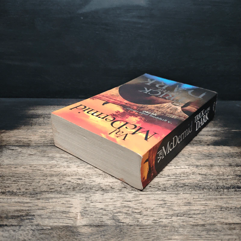 Trick of the Dark - Val McDermid รูปที่ 5