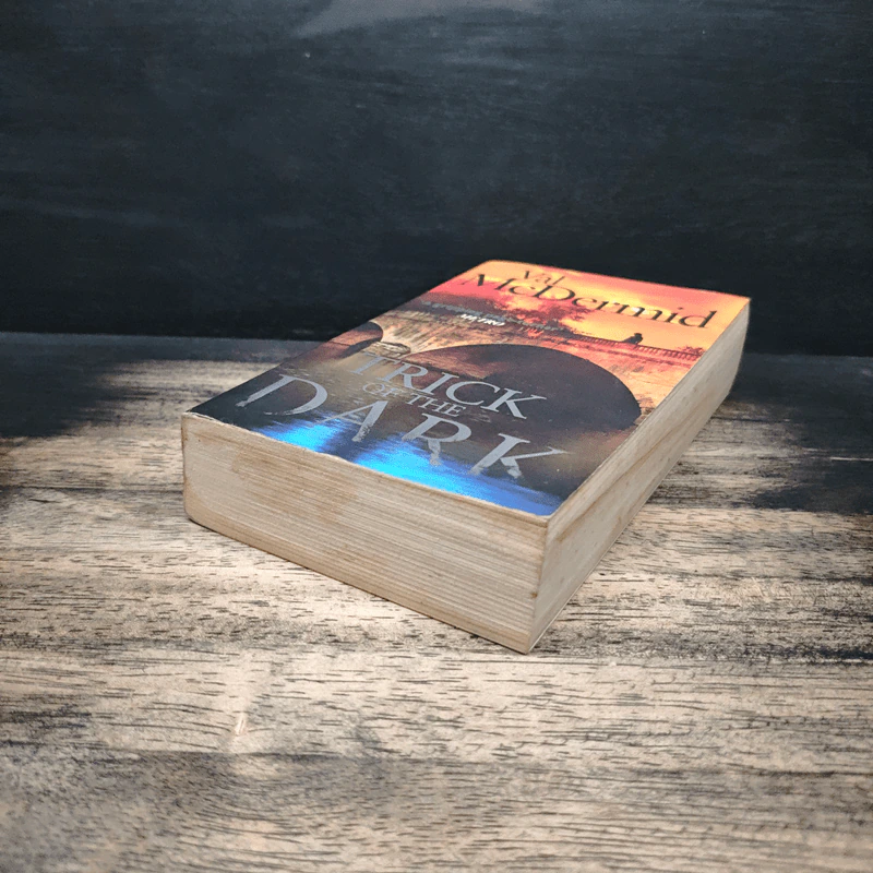 Trick of the Dark - Val McDermid รูปที่ 4