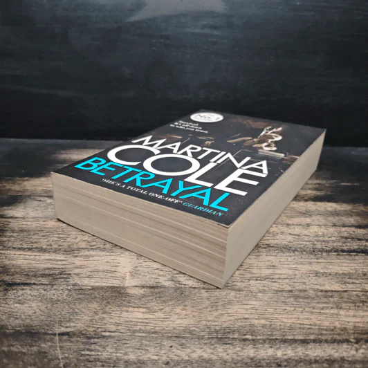 Betrayal - Martina Cole รูปที่ 4