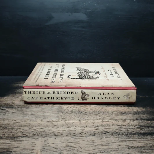 Thrice the Brinded Cat Hath Mew'd - Alan Bradley รูปที่ 3