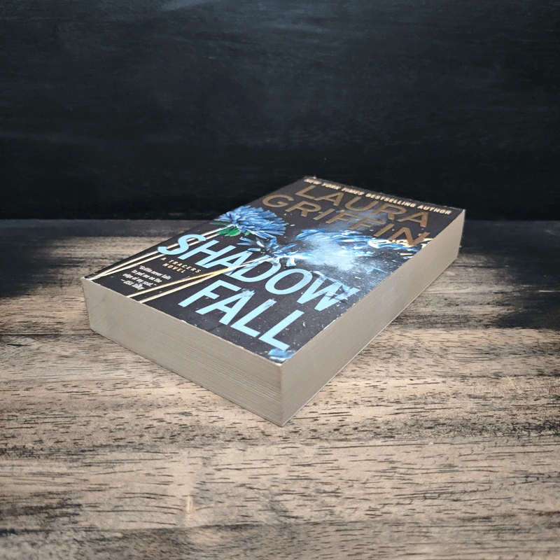 Shadow Fall - Laura Griffin รูปที่ 4