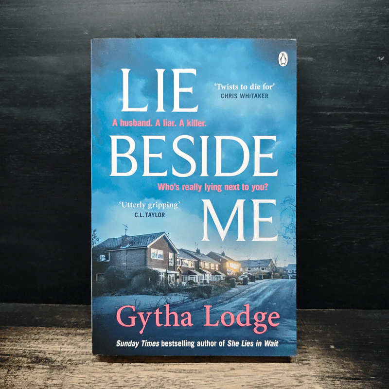 Lie Beside Me - Gytha Lodge รูปที่ 1