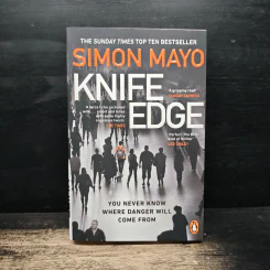 Knife Edge - Simon Mayo