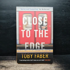 Close to the Bone - Toby Faber รูปที่ 1