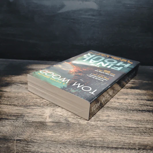 The Final Hour - Tom Wood รูปที่ 5