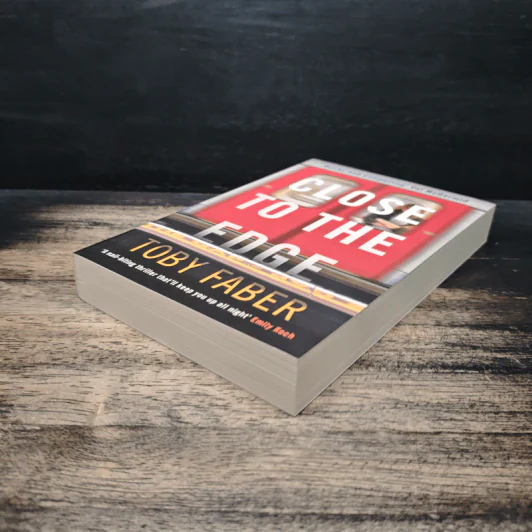 Close to the Bone - Toby Faber รูปที่ 4
