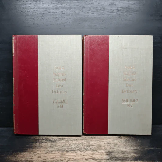 Funk & Wagnalls Standard Desk Dictionary Volume 1-2 รูปที่ 1