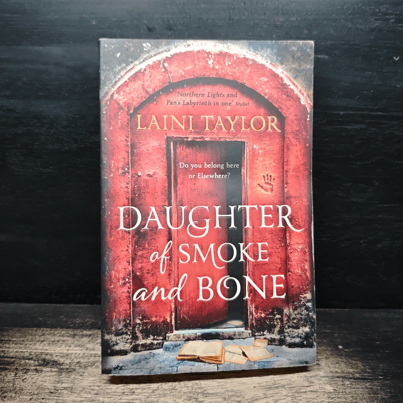 Daughter of Smoke and Bone - Laini Taylor รูปที่ 1