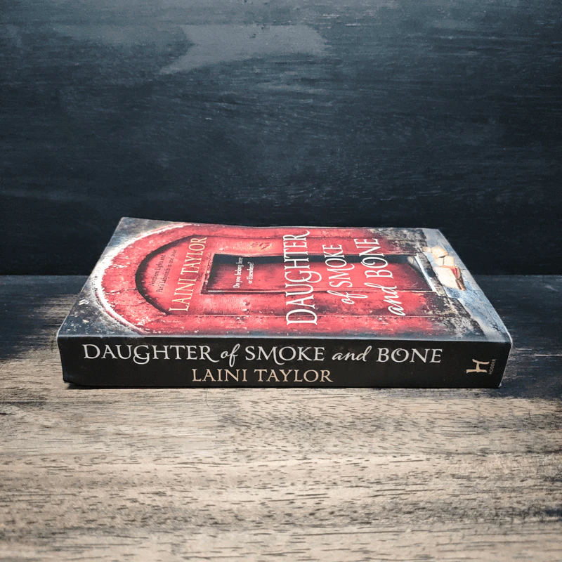 Daughter of Smoke and Bone - Laini Taylor รูปที่ 3