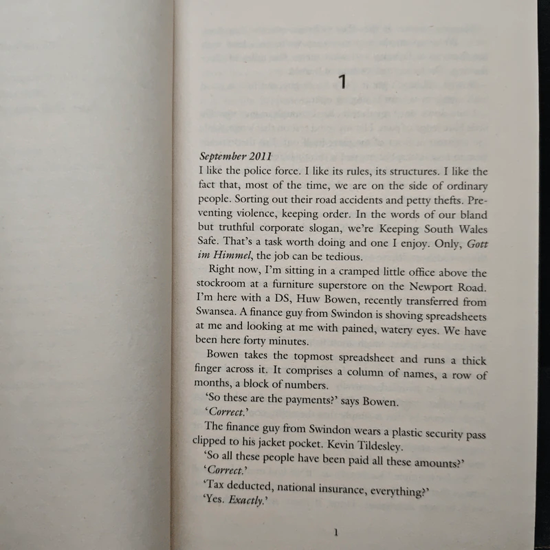The Strange Death of Fiona Griffiths - Harry Bingham รูปที่ 7