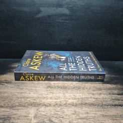 All the Hidden Truths - Claire Askew รูปที่ 3