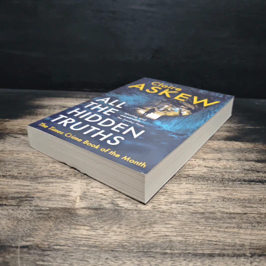 All the Hidden Truths - Claire Askew รูปที่ 4