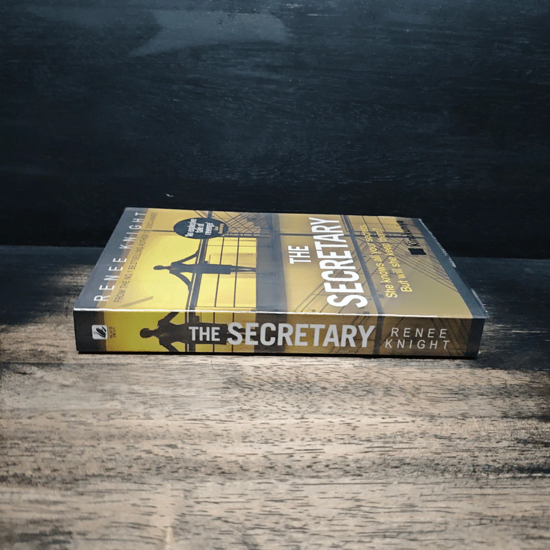 The Secretary - Renée Knight รูปที่ 3