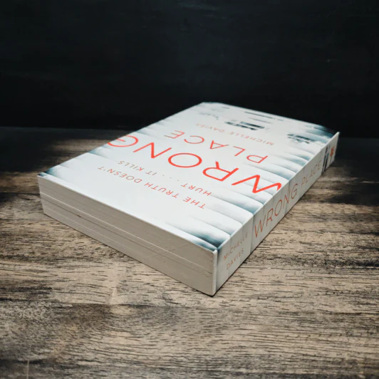 Wrong Place - Michelle Davies รูปที่ 5