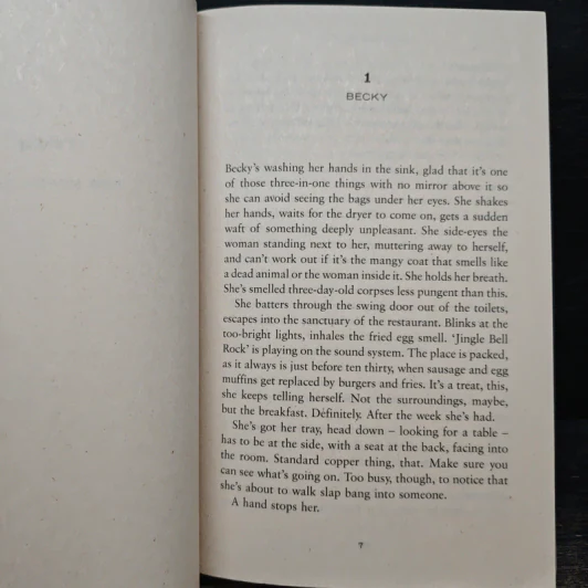 The Deaths of December - Susi Holliday รูปที่ 7