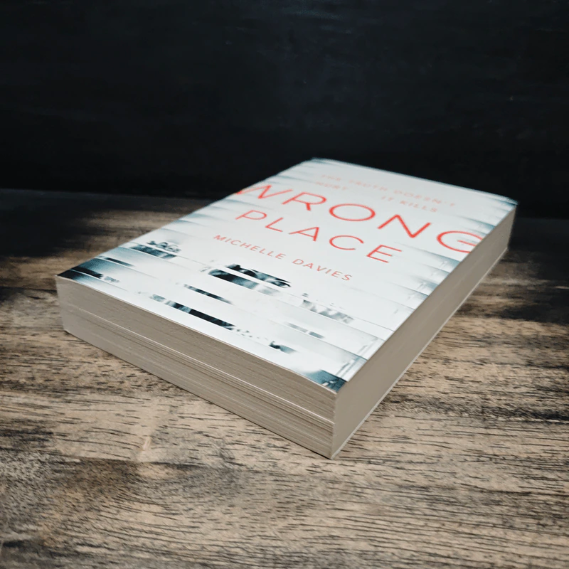 Wrong Place - Michelle Davies รูปที่ 4