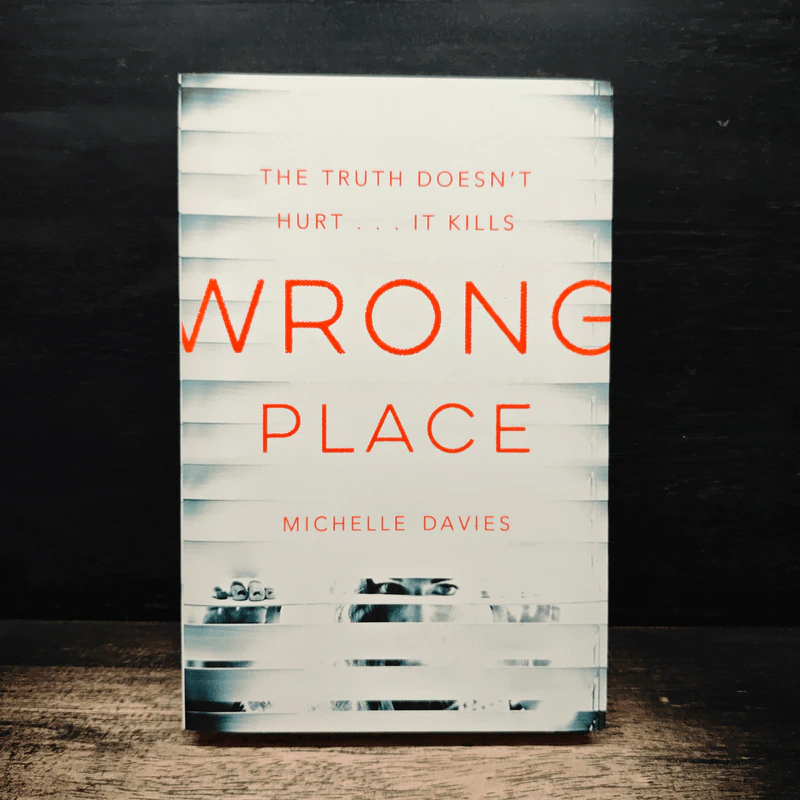 Wrong Place - Michelle Davies รูปที่ 1