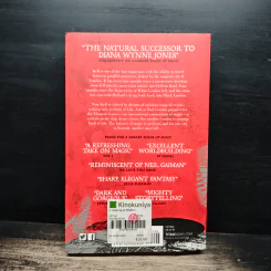 A Gathering of Shadows - V.E. Schwab รูปที่ 2