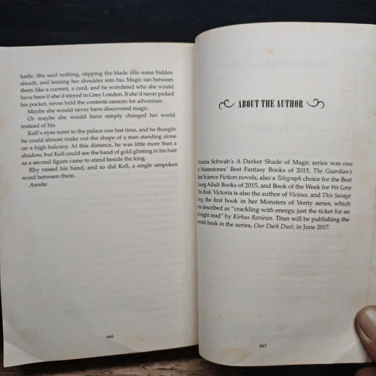 A Conjuring of Light - V.E. Schwab รูปที่ 7