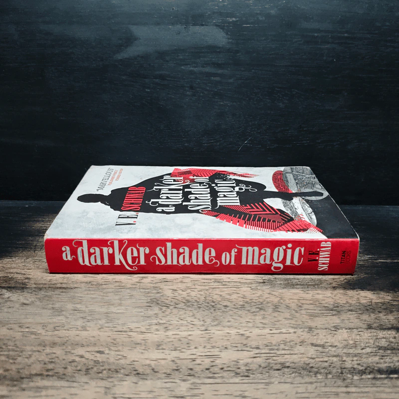 A Darker Shade of Magic - V.E. Schwab รูปที่ 3