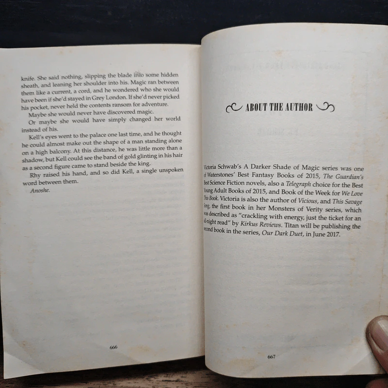A Conjuring of Light - V.E. Schwab รูปที่ 7