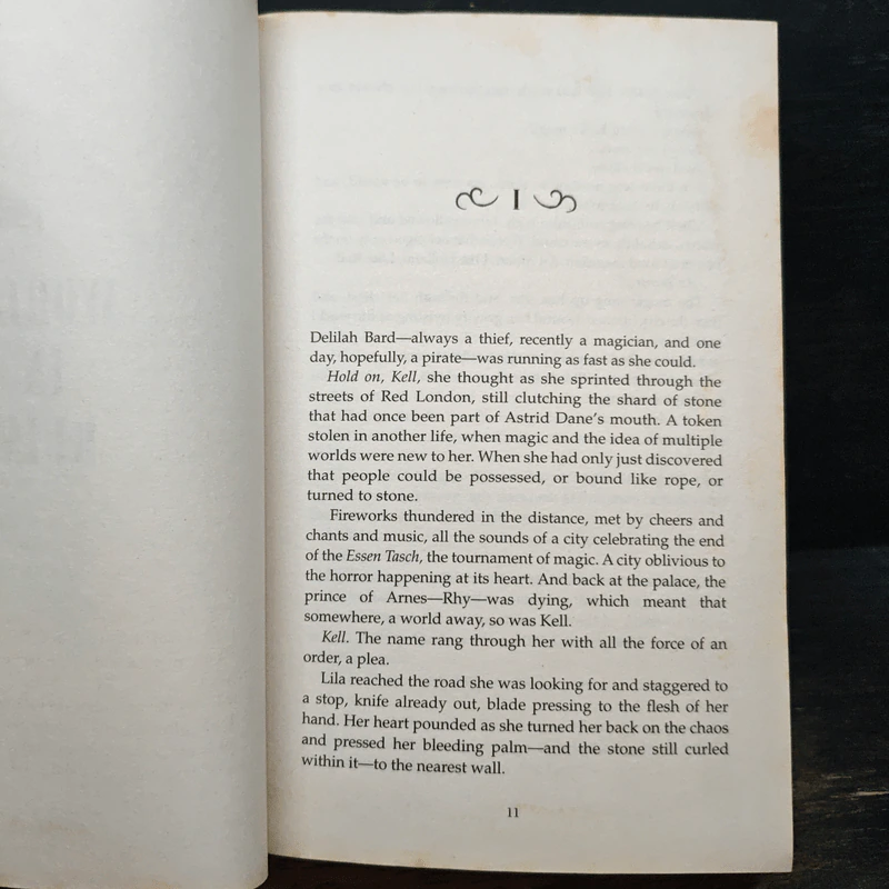 A Conjuring of Light - V.E. Schwab รูปที่ 6