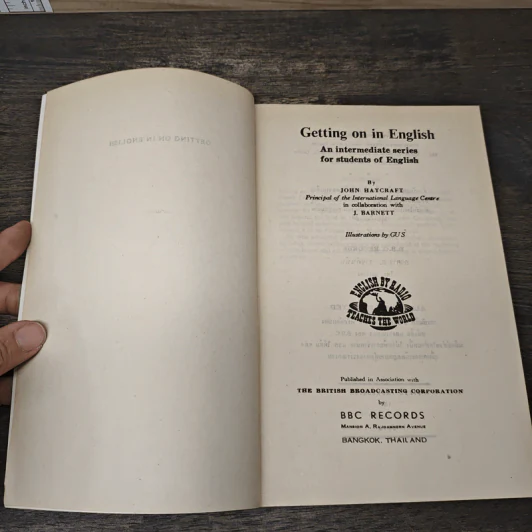 Getting on in English - John Haycraft รูปที่ 6