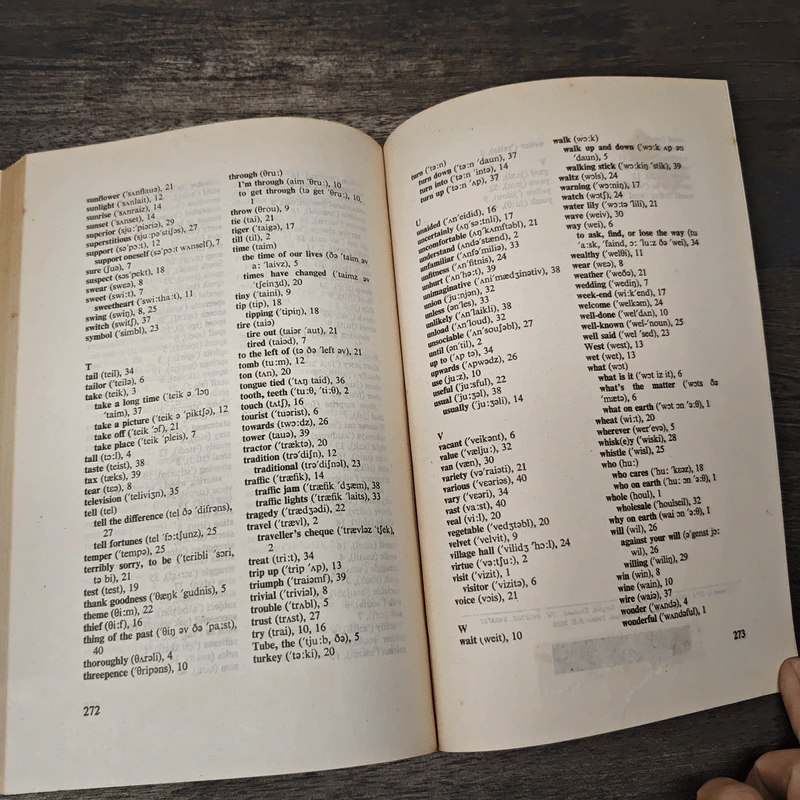 Getting on in English - John Haycraft รูปที่ 9