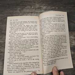 Paper Money - Ken Follett รูปที่ 8