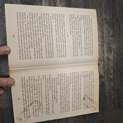 And Thereby Hangs a Tale - Jeffrey Archer รูปที่ 8