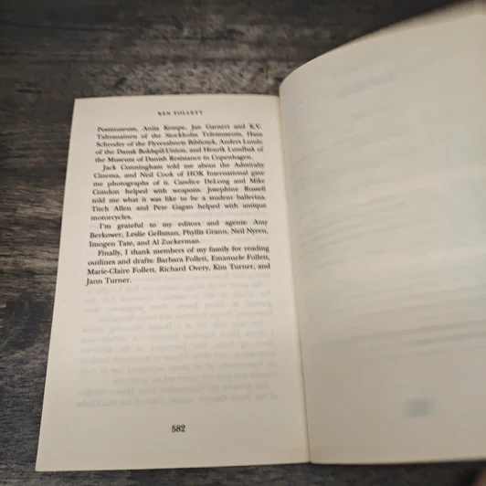 Hornet Flight - Ken Follett รูปที่ 8