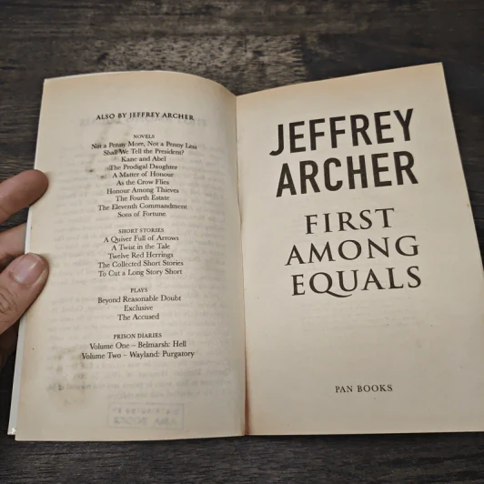 First Among Equals - Jeffrey Archer รูปที่ 6