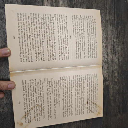 And Thereby Hangs a Tale - Jeffrey Archer รูปที่ 8