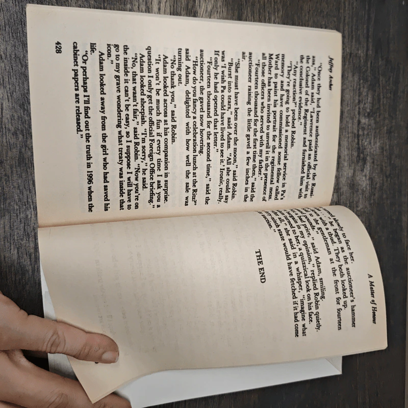 A Matter of Honour - Jeffrey Archer รูปที่ 8