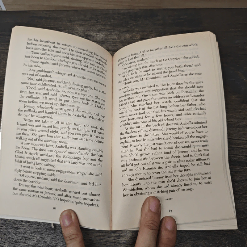 And Thereby Hangs a Tale - Jeffrey Archer รูปที่ 8