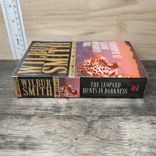 The Leopard Hunts in Darkness - Wilbur Smith รูปที่ 2