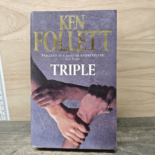 Triple - Ken Follett รูปที่ 1