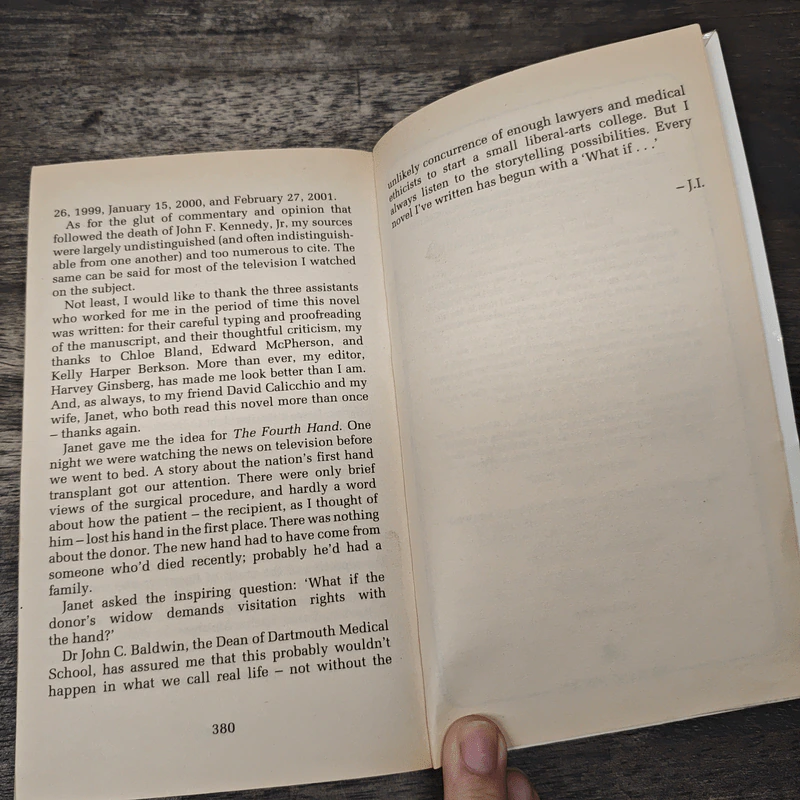 The Fourth Hand - John Irving รูปที่ 8