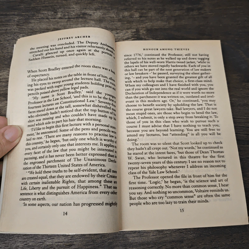 Honour Among Thieves - Jeffrey Archer รูปที่ 7