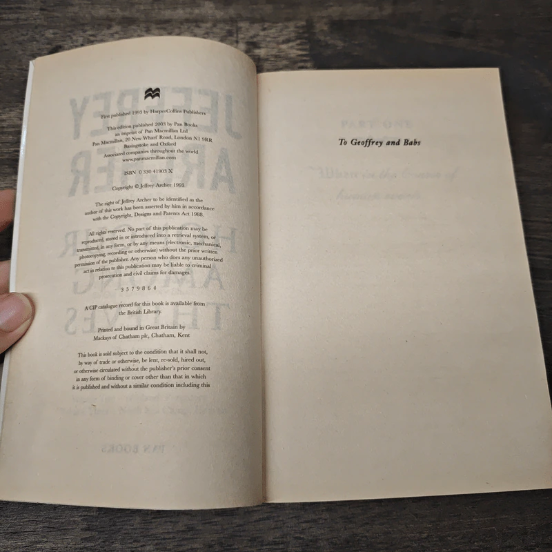 Honour Among Thieves - Jeffrey Archer รูปที่ 6