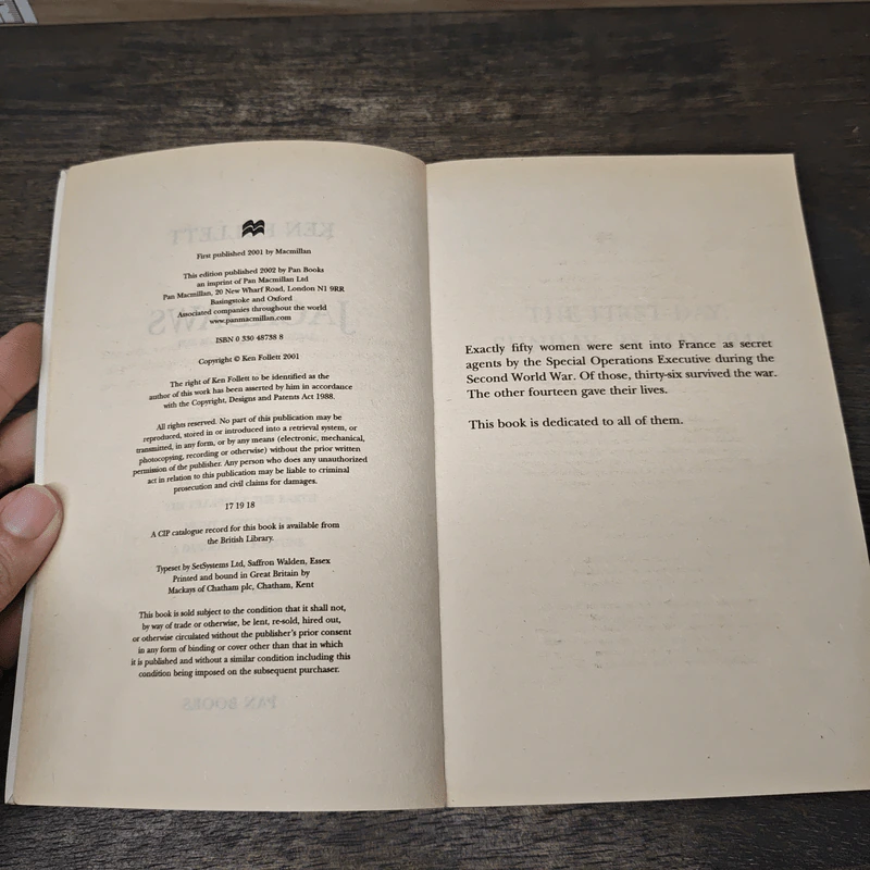 Jackdaws - Ken Follett รูปที่ 6
