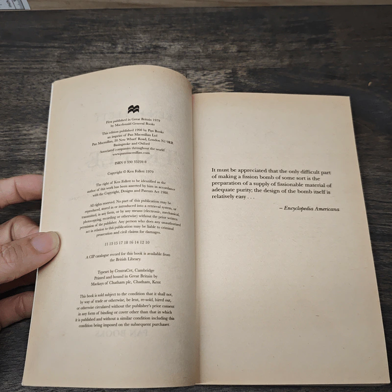 Triple - Ken Follett รูปที่ 6