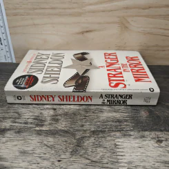 A Stranger in the Mirror - Sidney Sheldon รูปที่ 2