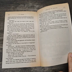 Visions in Death - J.D. Robb รูปที่ 8