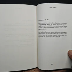 Sea of Strangers - Lang Leav รูปที่ 9