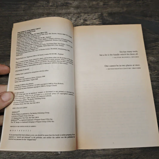 Strangers in Death - J.D. Robb รูปที่ 6