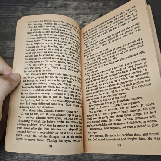 A Stranger in the Mirror - Sidney Sheldon รูปที่ 7
