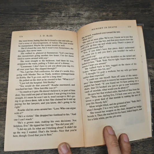 Memory in Death - J.D.Robb รูปที่ 8